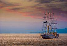 Морская стихия Морская яхта - Stone Forest