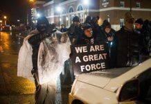 Фергюсон кипит ненавистью к полиции Беспорядки в городе Фергюсон - Stone Forest