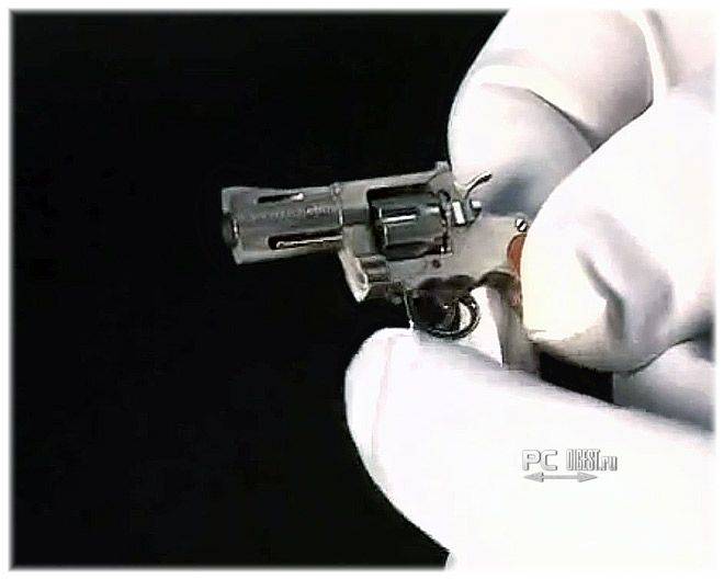 C1ST-самый-маленький-в-мире-револьвер-3
