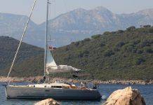 На яхте по Черногории Яхтиинг в Черногории - Stone Forest