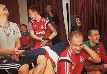 6 эпичных ударов по пустым воротам от игроков РФПЛ Игроки Локомотива играют в приставку - Stone Forest