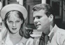 Родни Харрингтон. Персонаж сериала, в честь которого названа модель куртки Родни Харрингтон - Stone Forest