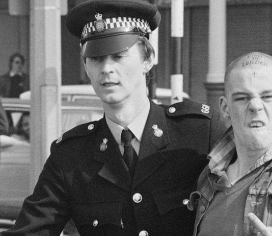 Домашний кинотеатр: 10 фильмов про скинхедов Фильмы про скинхедов - Stone Forest