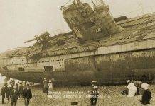 Подводная лодка U-118 на пляже города Гастингс U-118 - Stone Forest