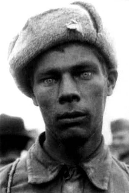 Раненый солдат Первой мировой войны - Stone Forest