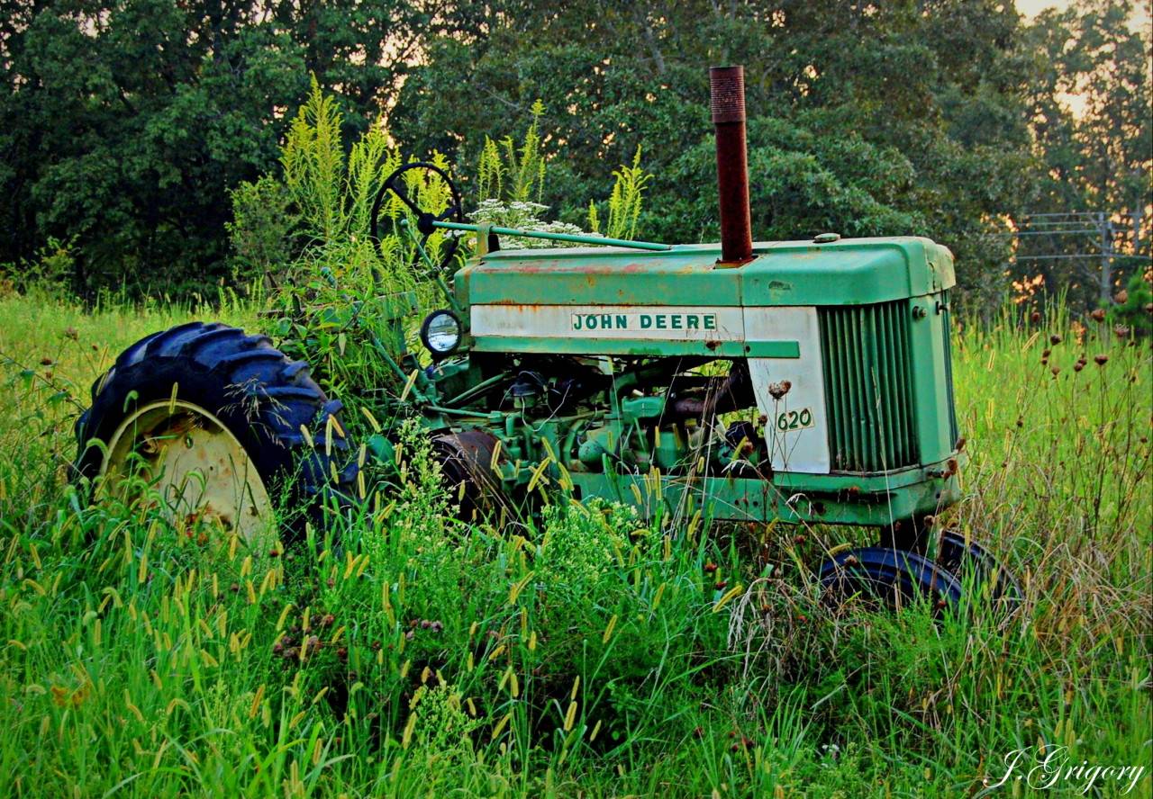 Pictures of old john deere tractors