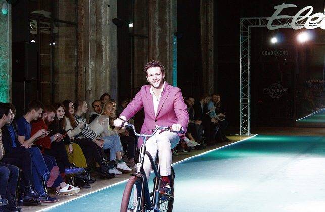 Модный показ новых велосипедов Electra в Москве - Stone Forest