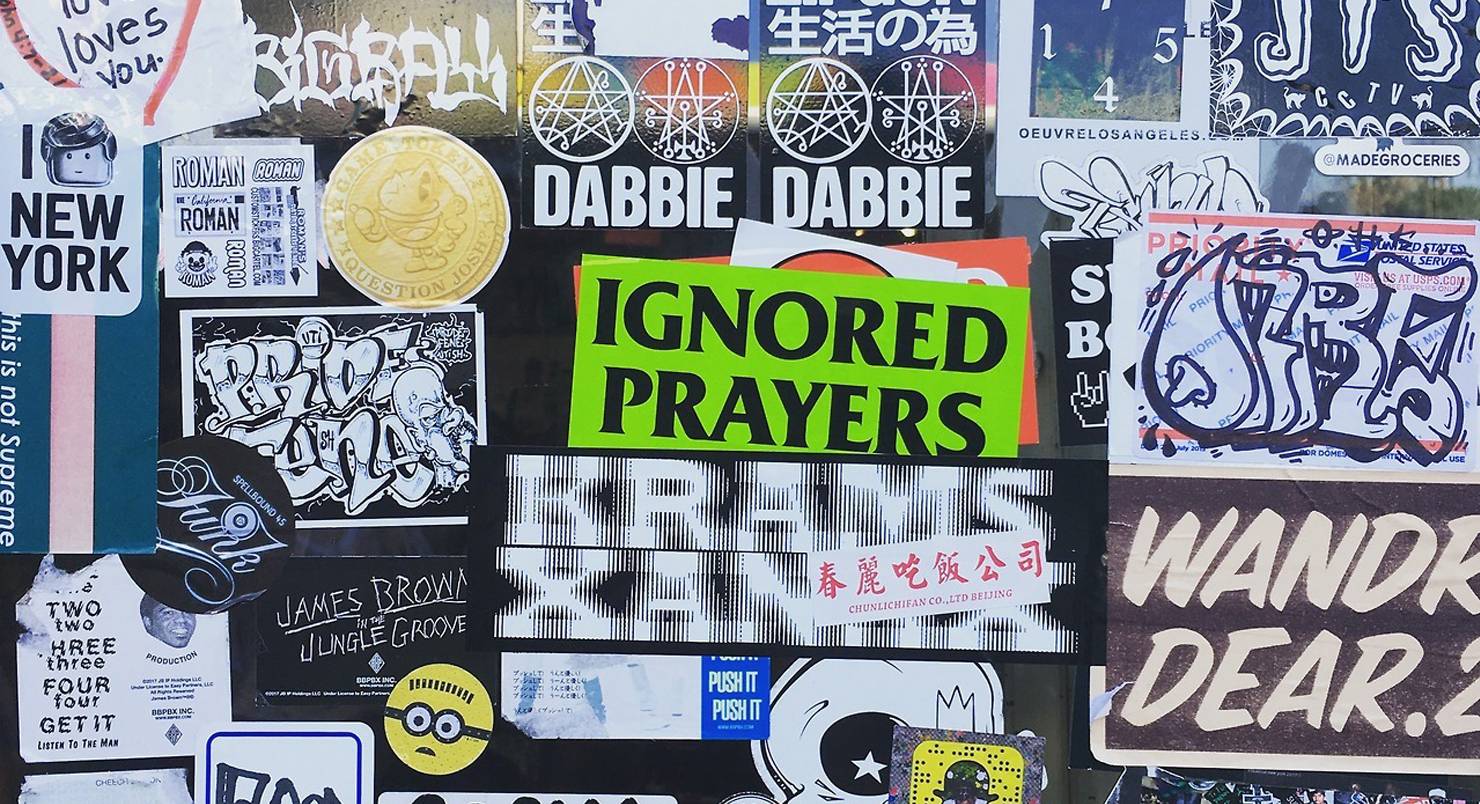 Стикер арт - современное уличное искусство, наклейки на улицах, sticker art