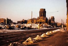 Возрождающийся Берлин в 1950-х годах на фото Разрушенный Берлин - Stone Forest