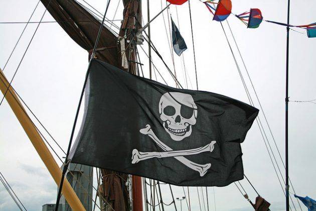 В качестве символа пиратства за последние два столетия в культуре крепко ут...