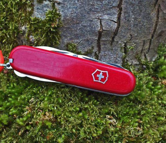 Victorinox Huntsman – офицерский швейцарский нож Нож Victorinox Huntsman - Stone Forest