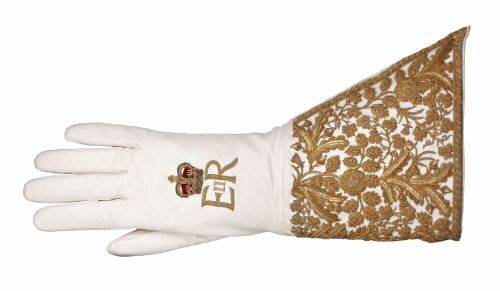 Коронационная перчатка Елизаветы Второй Dents - Stone Forest