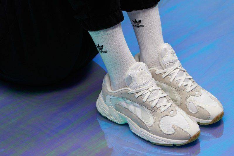Кроссовки adidas Yung-1 — самый яркий дебют этого лета в стиле 90-х
