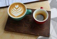 Зачем в кофейнях подают эспрессо-сет?