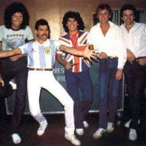 Freddie-Mercury-17
