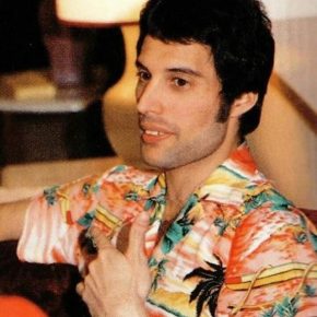 freddie-mercury-1970s-32