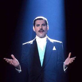 freddie-mercury-na-scene-11