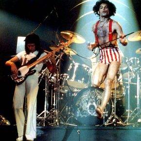 freddie-mercury-na-scene-12
