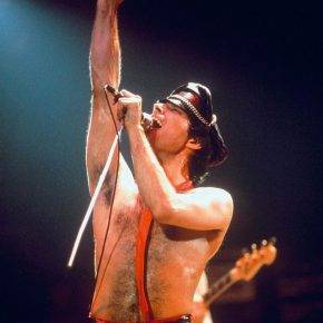 freddie-mercury-na-scene-5