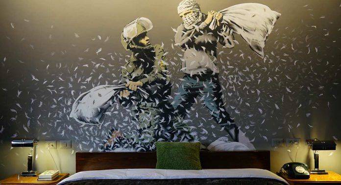 Banksy Walled Off Hotel - Каменный лес Stone Forest