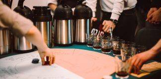 Пятая кофейня омской сети Skuratov Coffee в Москве открылась в Театре на Таганке Скуратов на Таганке - Каменный лес Stone Forest