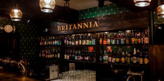 Классический английский паб ‘Britannia’ в самом центре Коломны Britannia - английский паб в Коломне