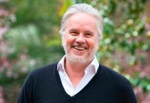 Тим Роббинс, актер и режиссер оскароносных фильмов Тим Роббинс