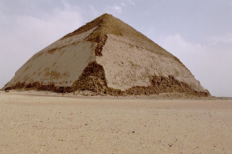 Пирамида фараона Снофру с «ломанными» гранями