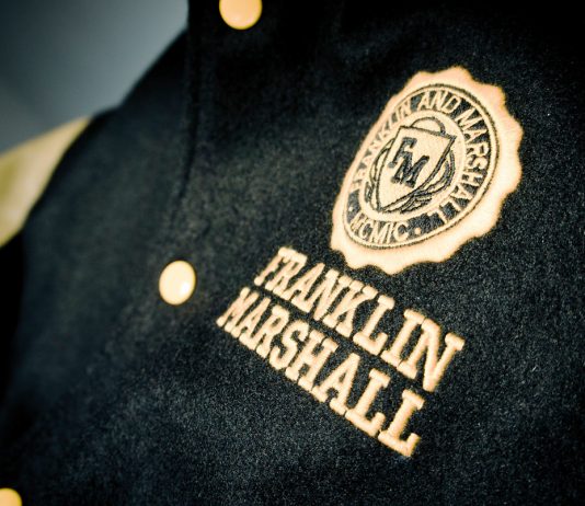 Franklin & Marshall: псевдоамериканская мода от звезд итальянского дизайна Бренд Franklin & Marshall - Каменный лес Stone Forest