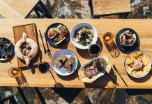 Pastrami Road Show на Рынке на Ленинском Pastrami Road Show на Рынке на Ленинском - Каменный лес Stone Forest