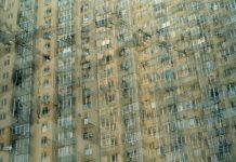 Звезда техно Пауль Калькбреннер выпустил клип на новый сингл «Parachute» Paul Kalkbrenner Parachute - Каменный лес Stone Forest