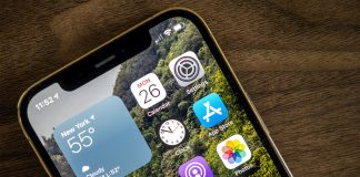 Замена флеш-памяти на смартфоне Apple Замена флеш-памяти на смартфоне Apple - Каменный лес Stone Forest