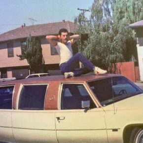 freddie-mercury-na-kryshe-mashiny-1