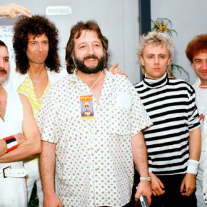 freddie-mercury-queen-wembley-14