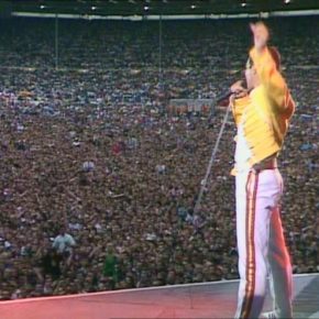 freddie-mercury-queen-wembley-5