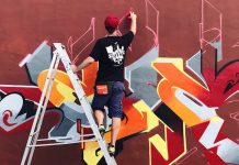 Интервью со стрит-артистом Женей Ches: все началось с вкладышей от жвачек Евгений Чес Ches - Каменный лес Stone Forest