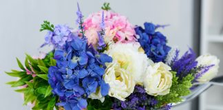 Выбираем идеальный букет на юбилей для женщины: несколько важных рекомендаций Выбираем букет на юбилей для женщины