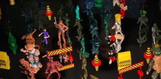 В Москве покажут «Войну и мир» с тысячей игрушечных солдатиков Спекталь Война и мир в Культурном центре ЗИЛ