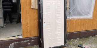 Как выбрать входную дверь для каркасного дома Как выбрать входную дверь для каркасного дома