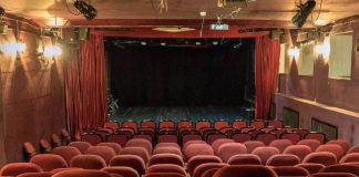 Фантасмагория и экзистенциализм в Булгаковском Доме: премьера спектакля-читки «Роковые яйца» Спектакль-читка Роковые яйца в Булгаковском Доме