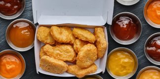 От дрожжевых лепешек до сочных бургеров: история фастфуда История фастфуда