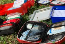 Что из медицинских средств взять с собой в поход Аптечка для похода