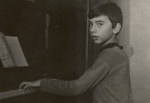 Премьера мобильной оперы с элементами дополненной реальности «Дмитрий Хворостовский. Начало» Мобильная опера Дмитрий Хворостовский Начало