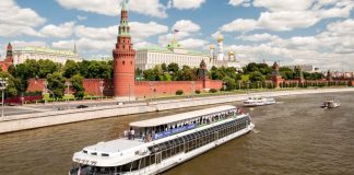 Прогулки с детьми на теплоходе по Москве-реке: на что стоит посмотреть? Прогулки с детьми на теплоходе по Москве-реке