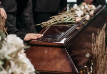 Если в семье горе… Какие обязанности сможет взять на себя ритуальный агент? Кто такой ритуальный агент