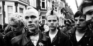 Панк-прическа к выставке «Панк-Культура. Король и Шут» Яндекс Афиша x Britva