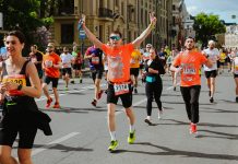 Обновилось сразу два рекорда трассы Московского полумарафона Московский полумарафон 2023