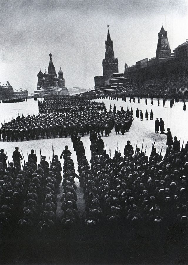 Военный парад в Москве в 1941 году