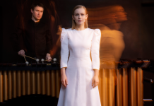 Спектакль «Эбеновая кожа» с Юлией Пересильд на Плюс Даче Спектакль Эбеновая кожа с Юлией Пересильд