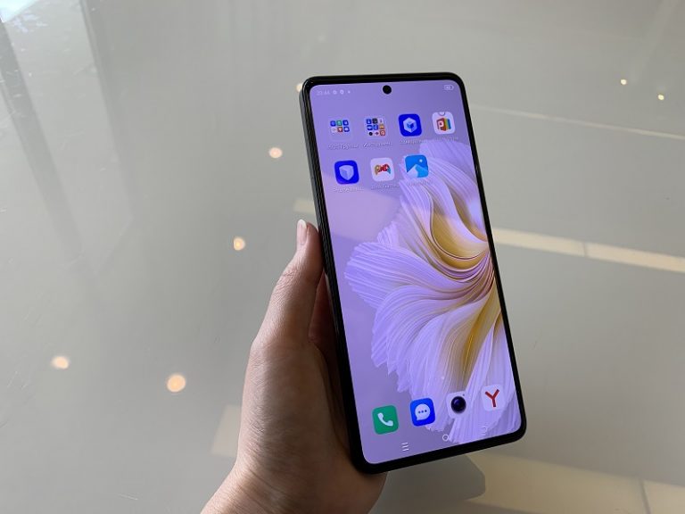 Смартфон Tecno Camon 20 - отзыв на телефон Текон 20 с фото
